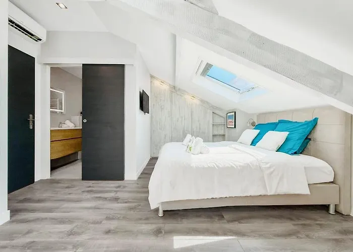 Duplex Riviera - Comfortable In Cannes